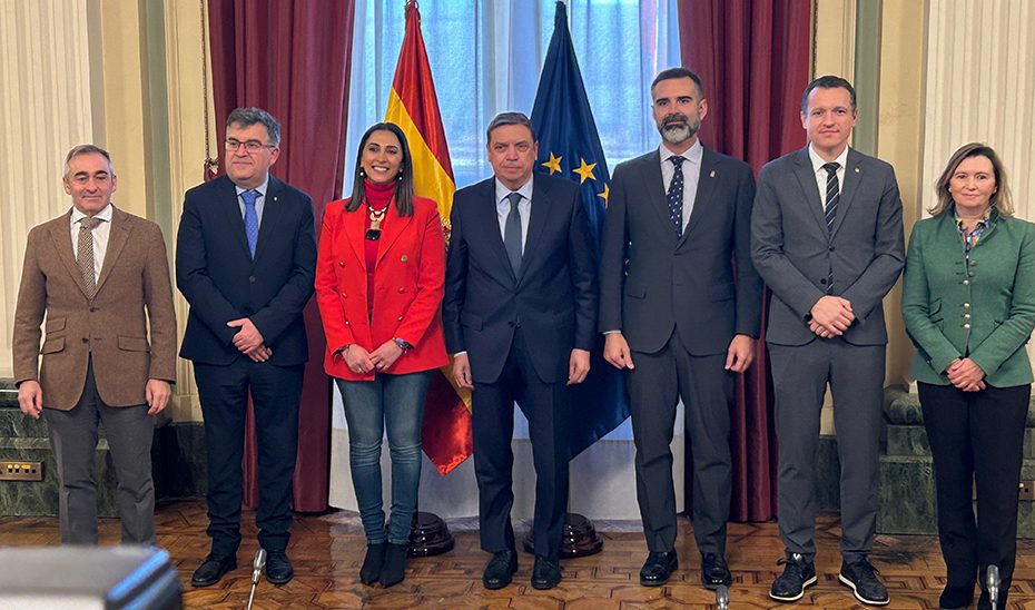 La Junta respalda al sector del arrastre y reclama la vuelta a las posibilidades de pesca de 2019