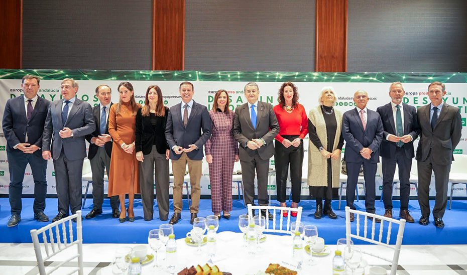 La Junta aporta 15 millones para que el puerto de Almería licite este año su integración con la ciudad
