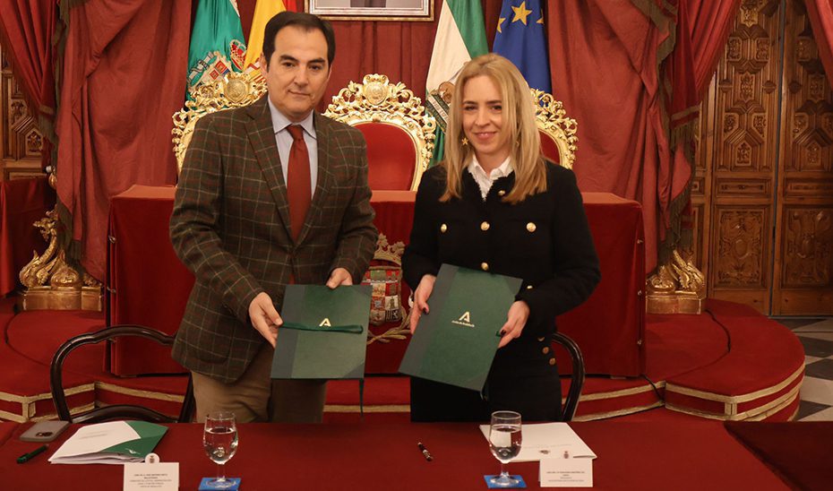 Gobierno andaluz y Diputación de Cádiz ofrecen formación digital a 4.000 vecinos del mundo rural