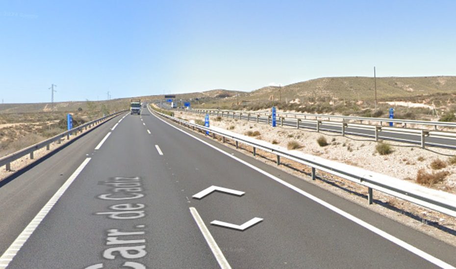Muere un hombre atropellado en la A-7 a su paso por Almería
