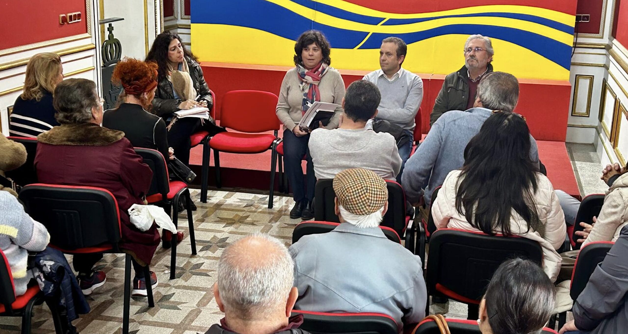 El Ayuntamiento media entre Endesa y los vecinos de Rompeserones frente a los cortes de luz