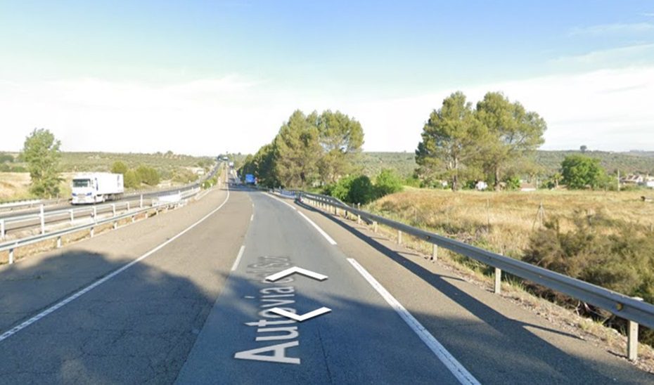 Tres personas heridas y atrapadas en una colisión múltiple en la A-4 en Montoro