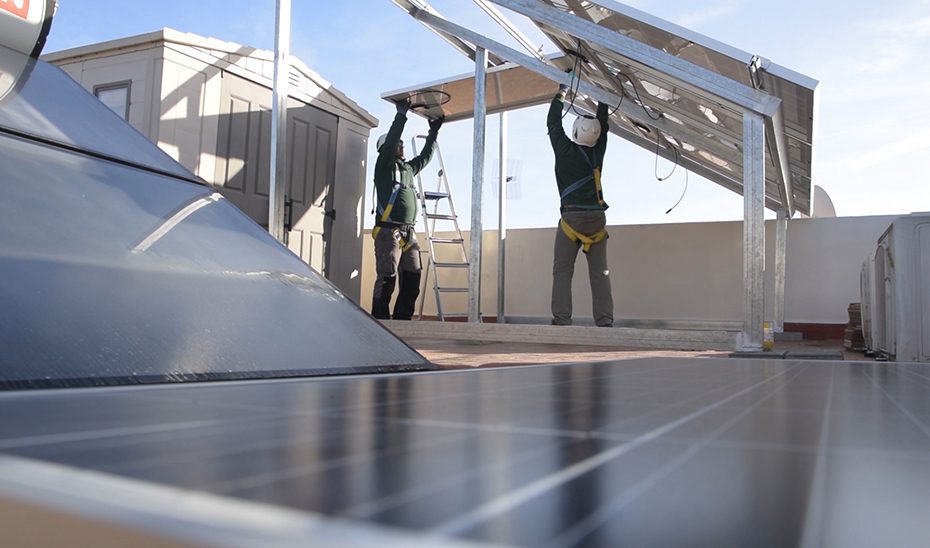 La Junta impulsará el autoconsumo colectivo y el desarrollo de comunidades energéticas