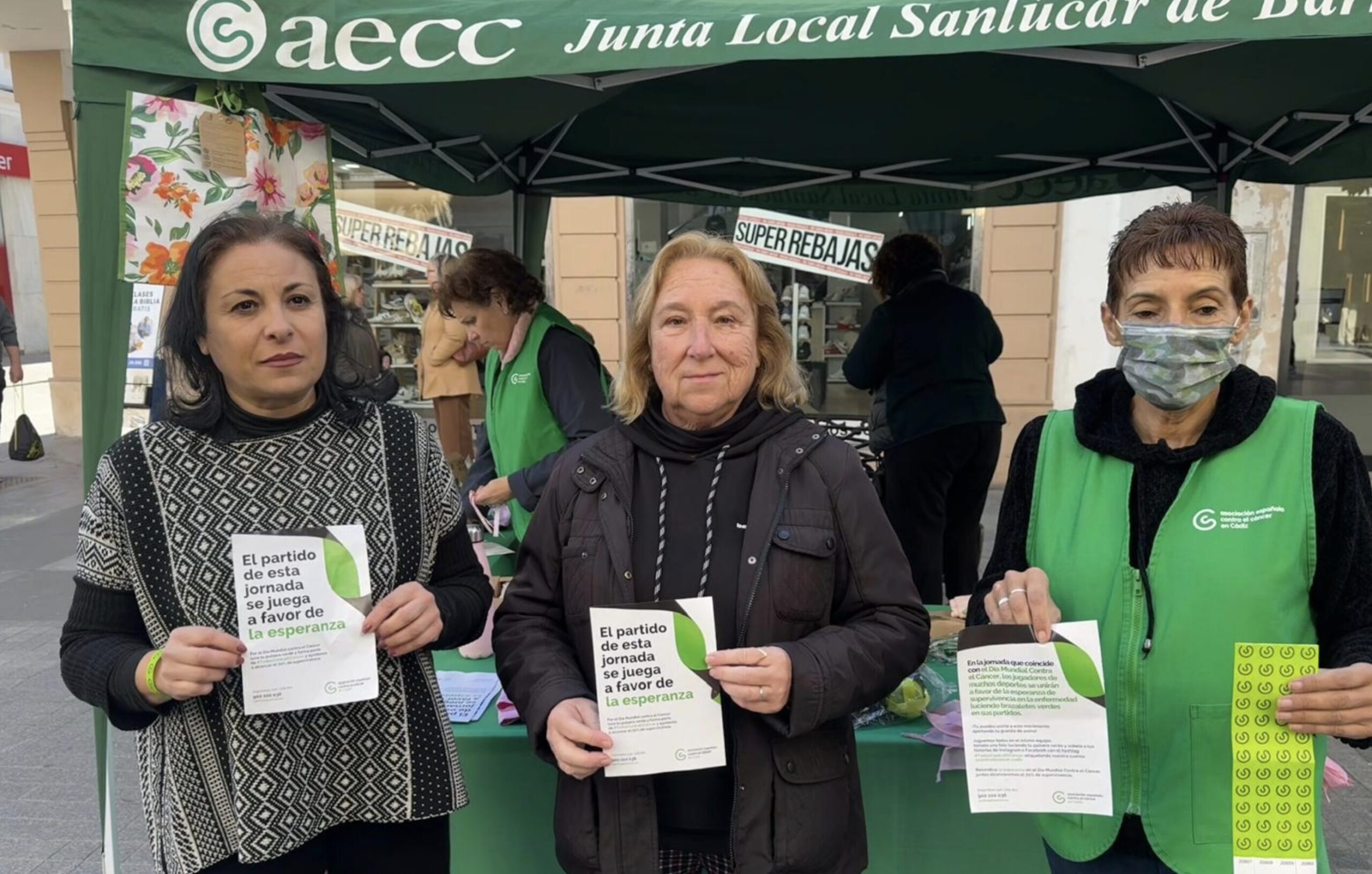 Un 'brazalete verde' para luchar contra el cáncer