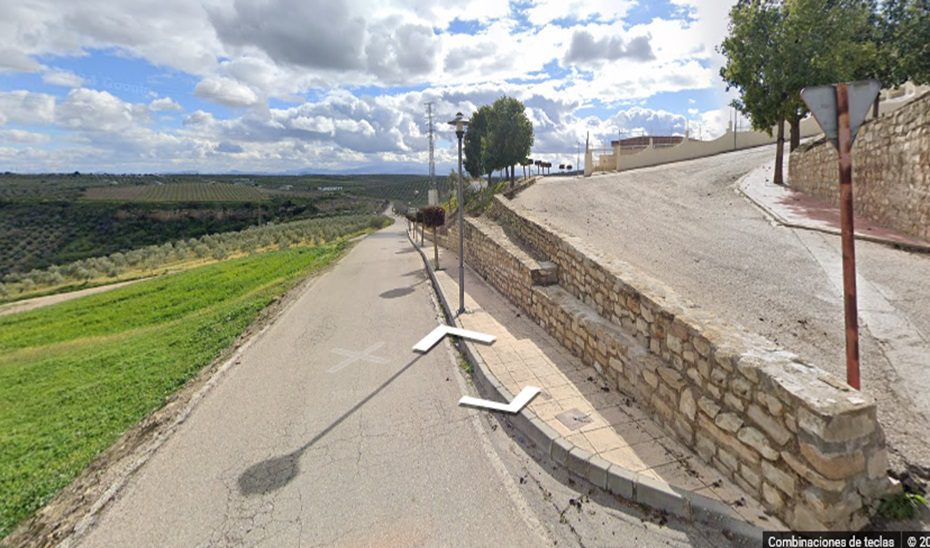 Muere un hombre de 46 años al colisionar una moto y una furgoneta en Sabiote