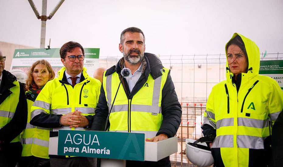 Avanzan “a buen ritmo” las obras que mejoran el abastecimiento urbano de El Ejido con agua desalada