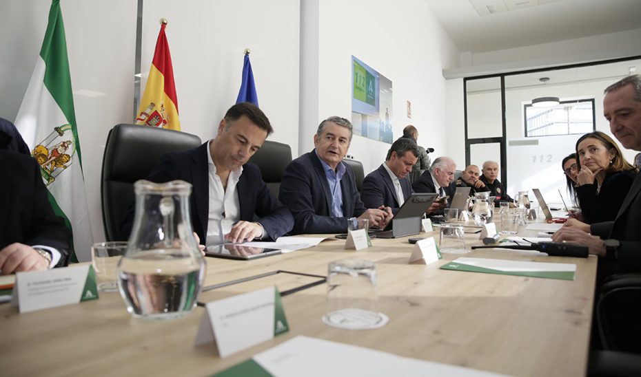 La Junta inicia los trabajos para el nuevo decreto de organización y funcionamiento de los bomberos