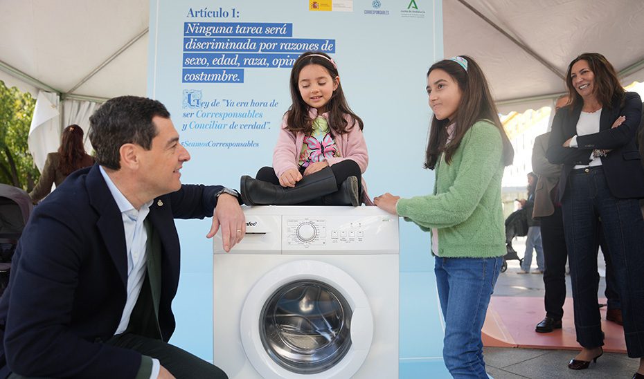 Moreno presenta una campaña a favor de la conciliación y corresponsabilidad en las tareas domésticas y familiares