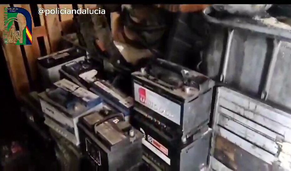 La Unidad de Policía Nacional adscrita a la Junta realiza un macooperativo de inspección en talleres mecánicos de toda Andalucía