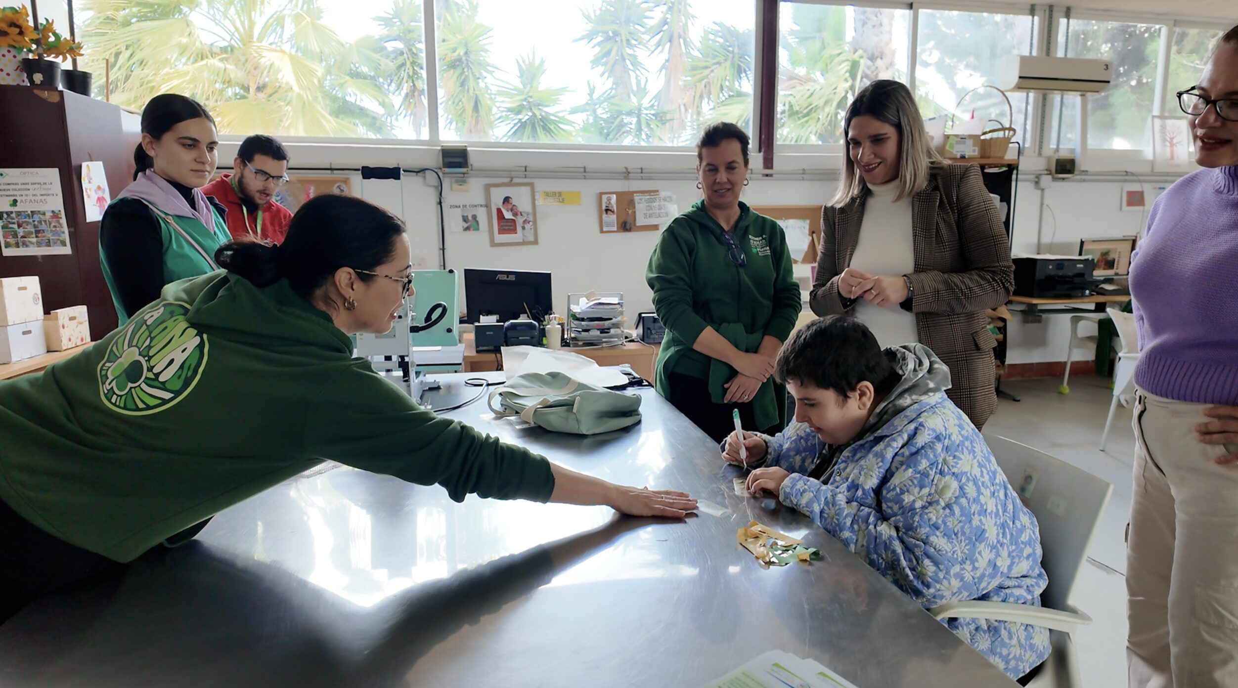 VOX Sanlúcar reafirma su apoyo a AFANAS en su visita al Centro Ocupacional “La Jara”