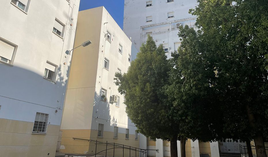 La Junta invierte 1,5 millones en las obras de mejora energética de 65 viviendas públicas en Huelva capital