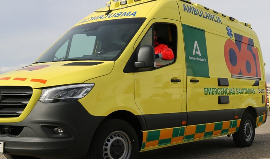 Un fallecido y un herido tras la colisión de una moto y un coche en Vélez-Málaga