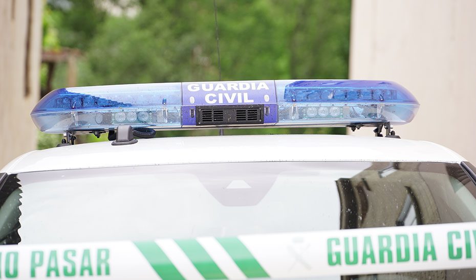 Fallece un hombre al caer su turismo por un barranco en una finca en Almuñécar