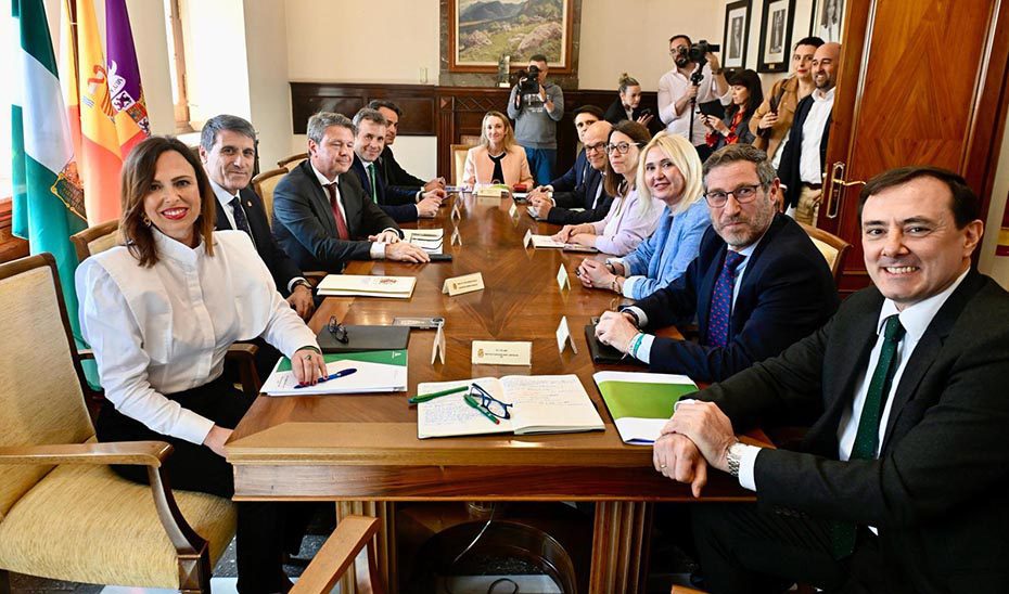 La Junta llama a “trabajar juntos” por un proyecto ambicioso para la integración del tren en Jaén