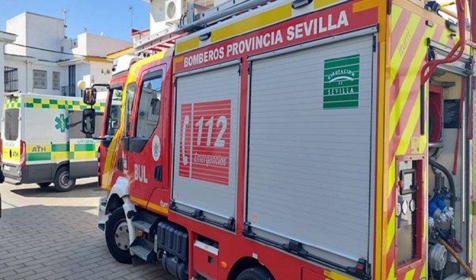 Dos personas afectadas en el incendio de una vivienda en Cazalla de la Sierra