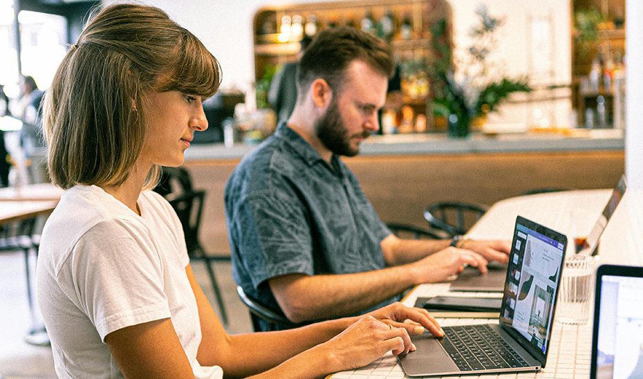 1744620913758emprendedores.jpg Los CADE han asesorado a 4.200 personas para la creación de 3.850 empresas desde enero