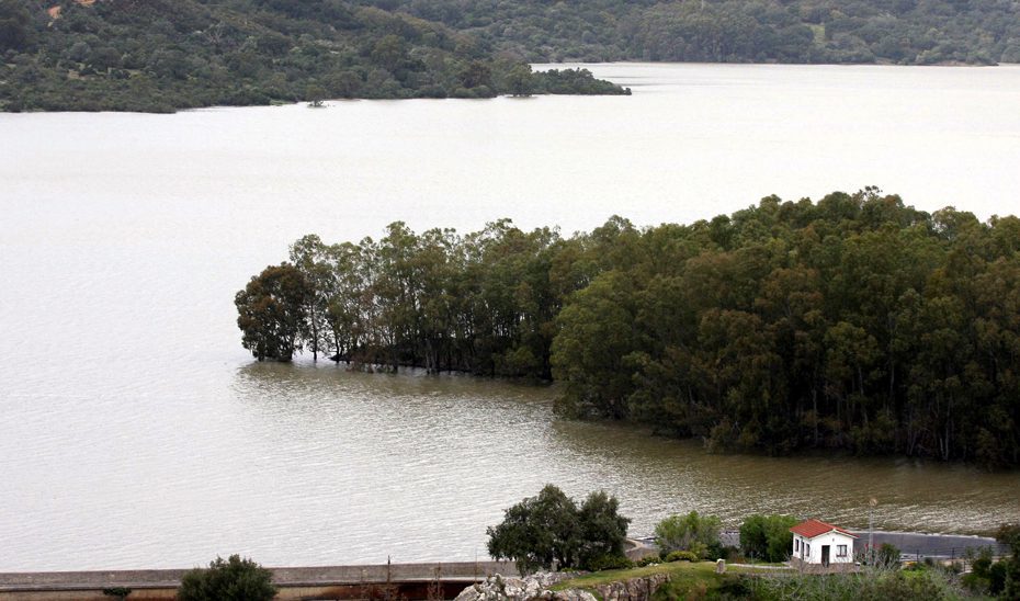 La Junta saca a licitación la toma flotante del embalse de Guadarranque por más de 1,5 millones
