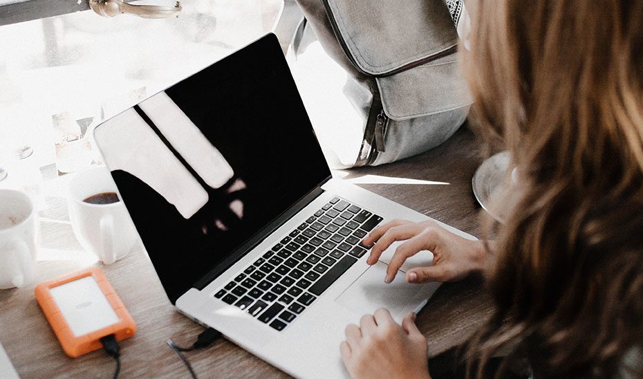 La Junta ayuda a casi 1.800 emprendedoras a crear 1.758 nuevas empresas en lo que va de 2025