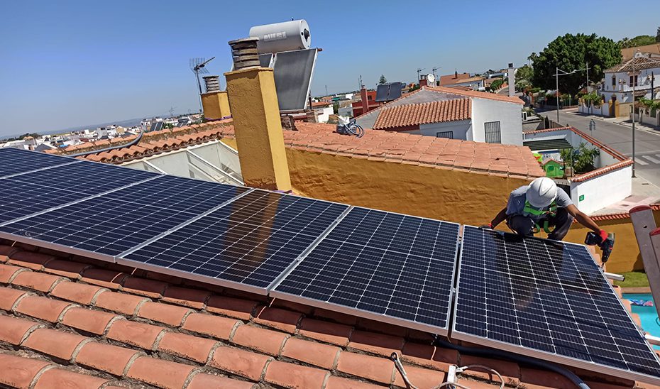 El autoconsumo alcanza 1.560 megavatios verdes, el 11% de la potencia renovable instalada en Andalucía