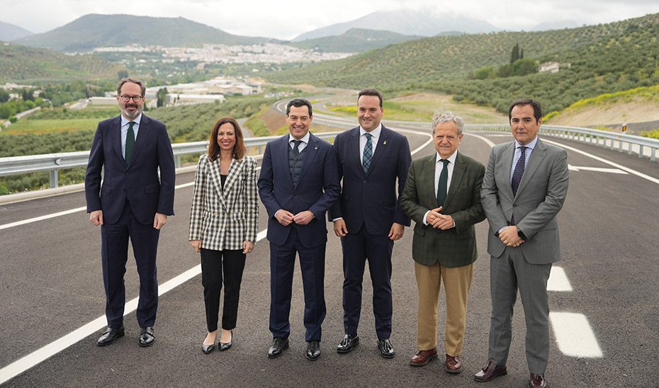 Moreno inaugura la variante de las Angosturas en la A-333 que contribuye al desarrollo económico y turístico de Priego de Córdoba