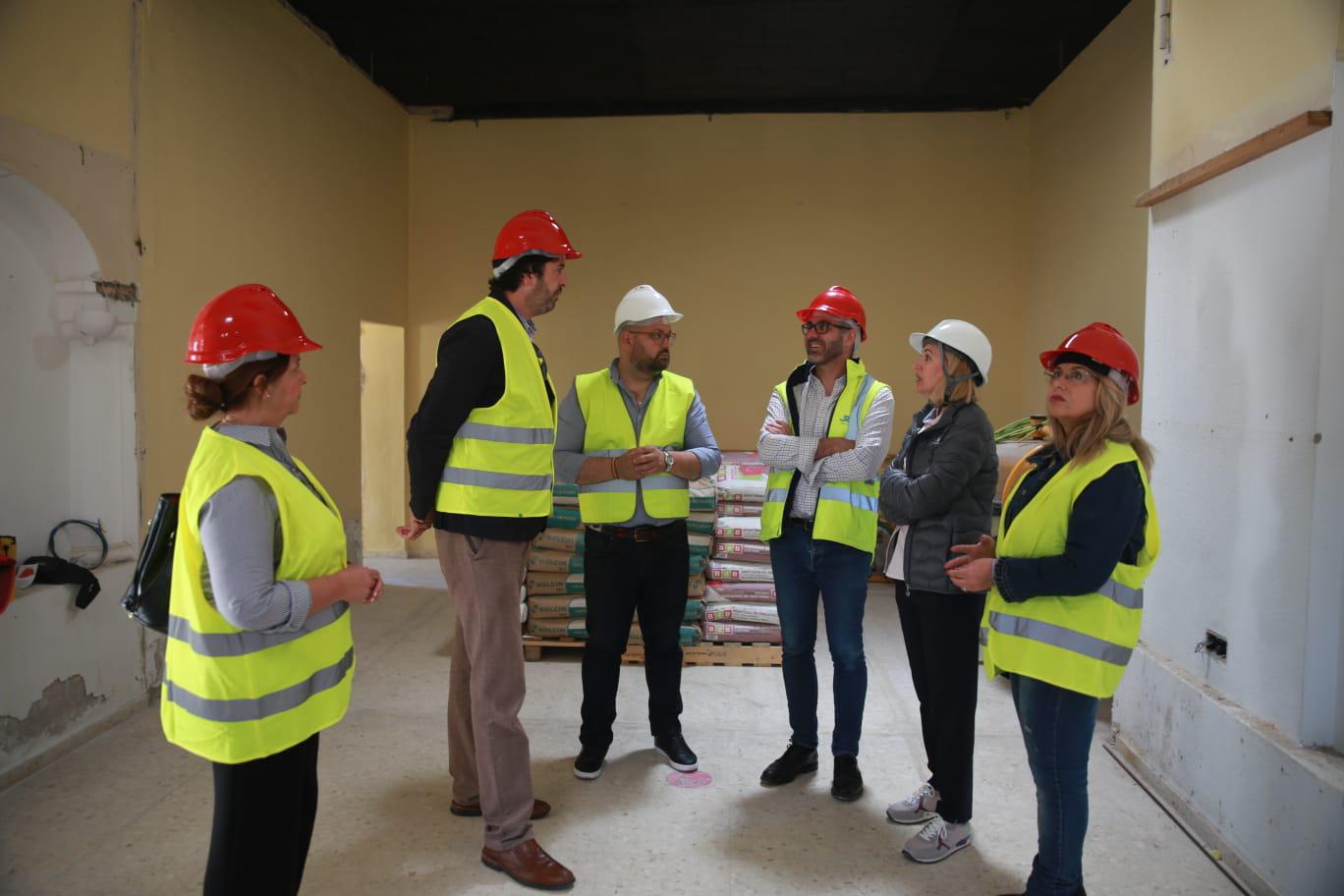 El PFEA invierte cerca de 590.000 euros en el centro cultural y varias calles de San José del Valle