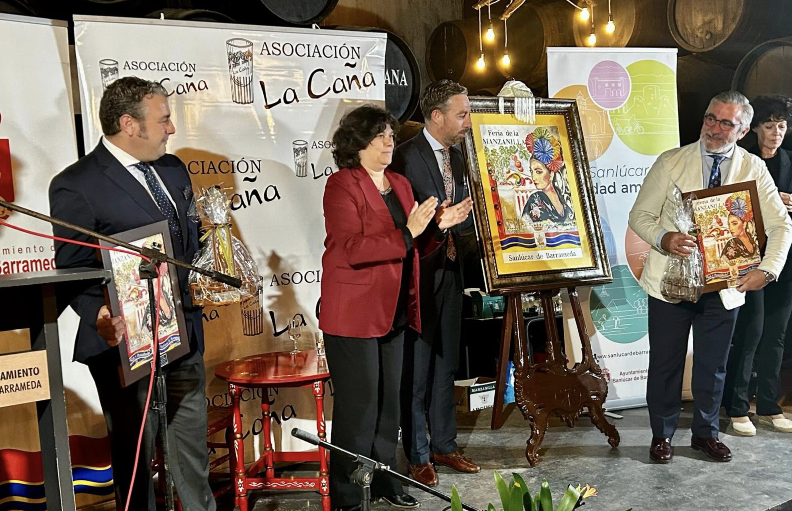 'La Caña' entregó el tradicional primer tubo de la Feria de la Manzanilla