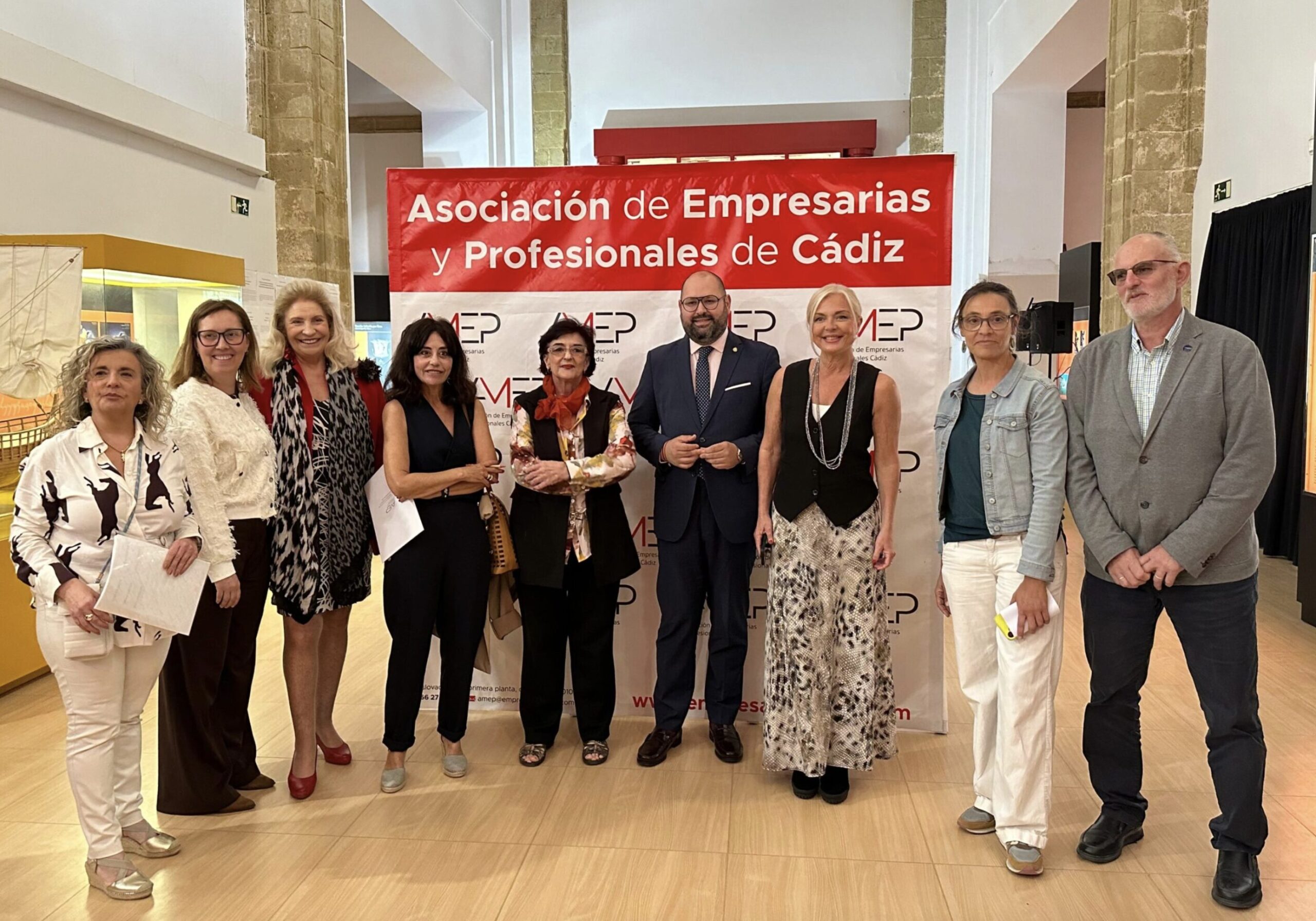 Sanlúcar acoge la jornada 'El papel de la mujer en el destino Cádiz'