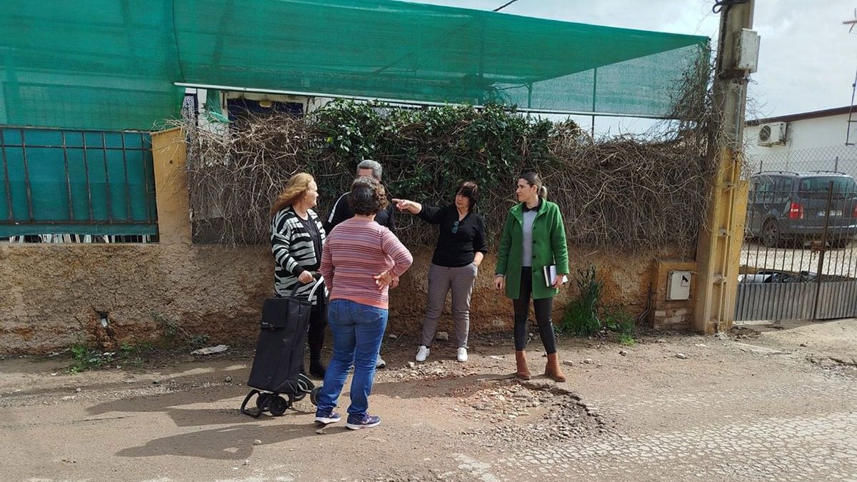 VOX, sobre las mejoras en la avenida de La Marina y el camino de Rota: “Los vecinos no merecen más parches”