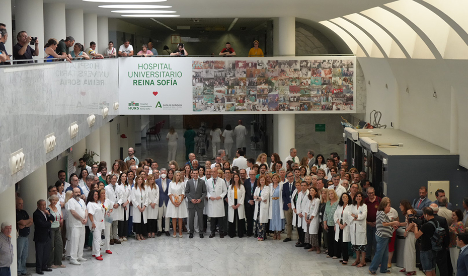 Moreno destaca que Andalucía ha superado en 2024 la cifra récord de 1.222 trasplantes, un 18% más que el año anterior