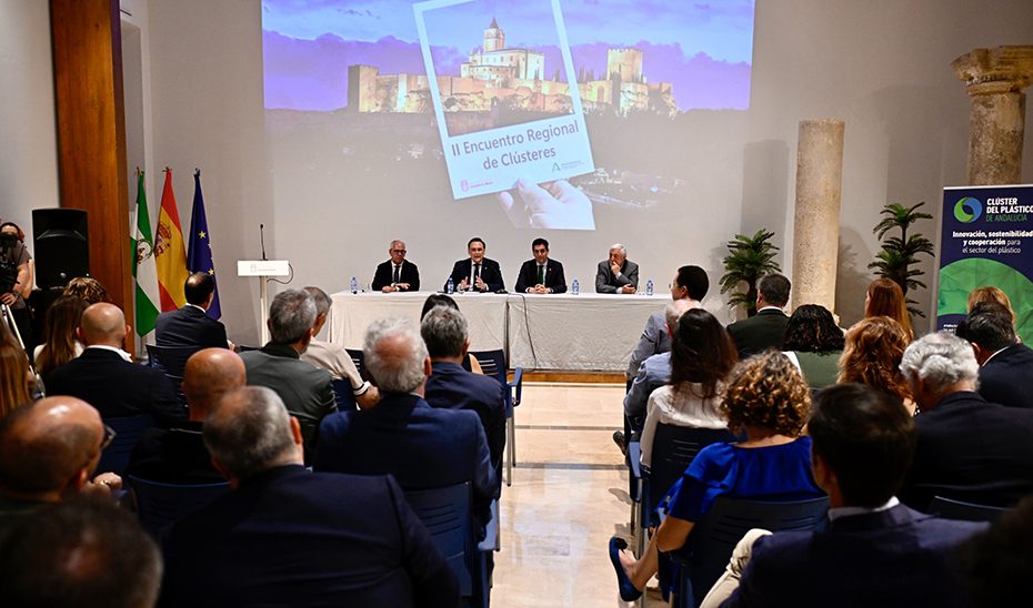 Andalucía reúne ya más de 20 clústeres y asociaciones empresariales que innovan en sectores estratégicos