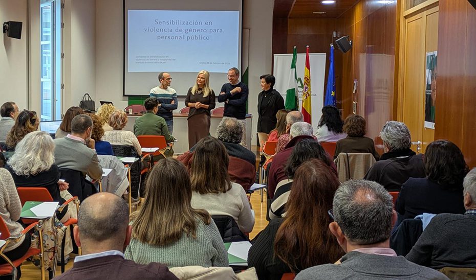 La Junta forma sobre violencia de género a más de 400 profesionales de los servicios de empleo