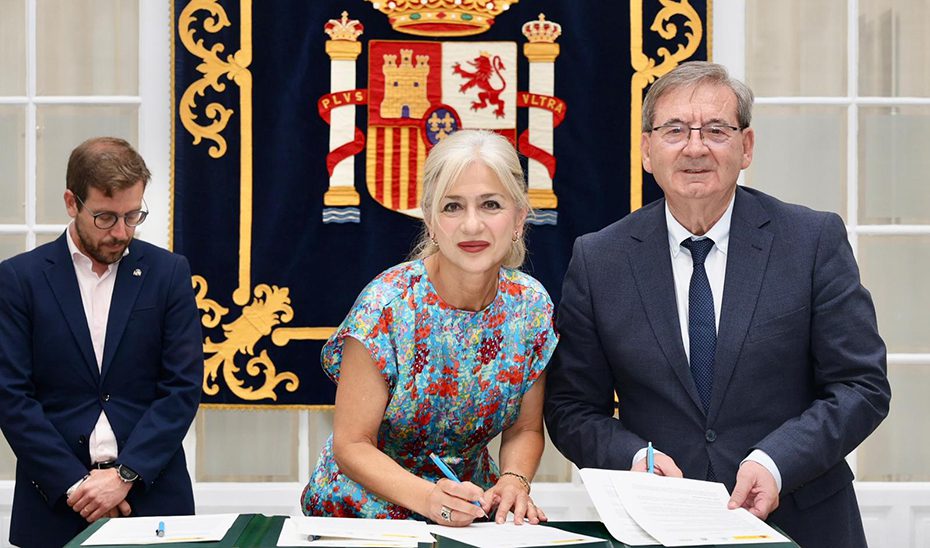 La Junta firma un protocolo para la exhumación e identificación de víctimas en la Fosa Monumento de Sevilla