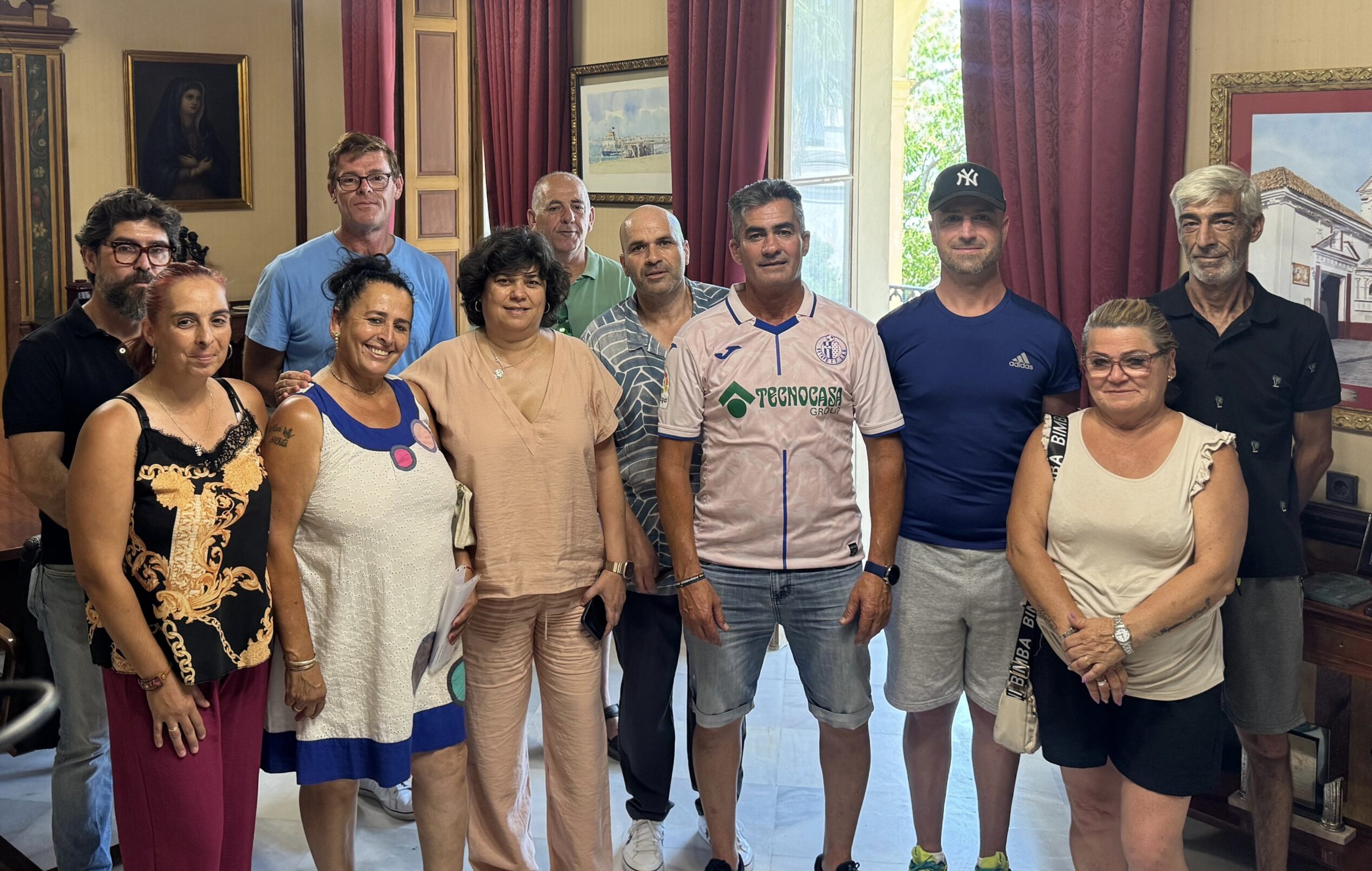 Emulisan incorpora a catorce nuevos peones para la limpieza de Sanlúcar