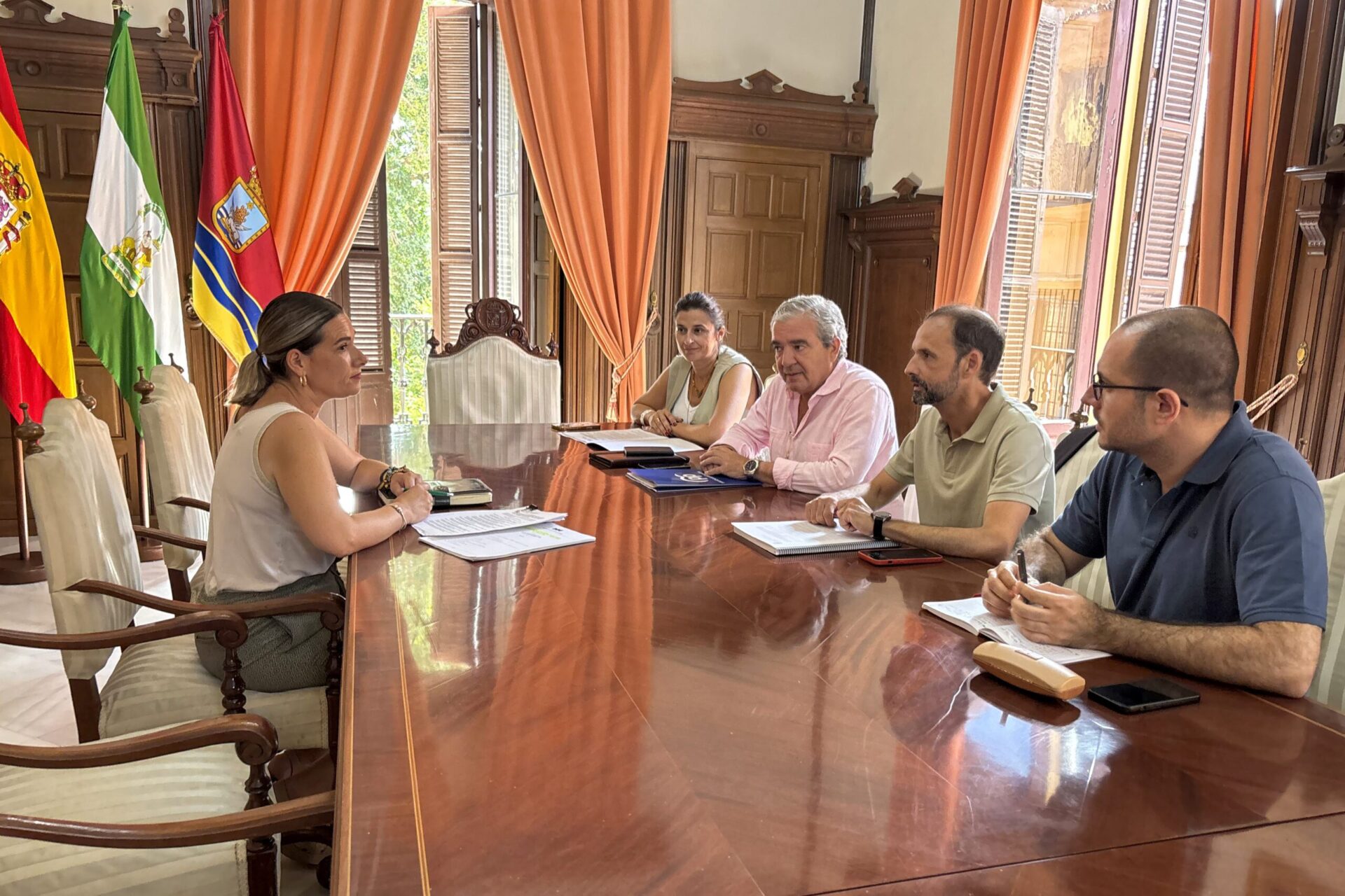 La oposición en bloque denuncia la “espantá” de la alcaldesa en la Junta de Portavoces