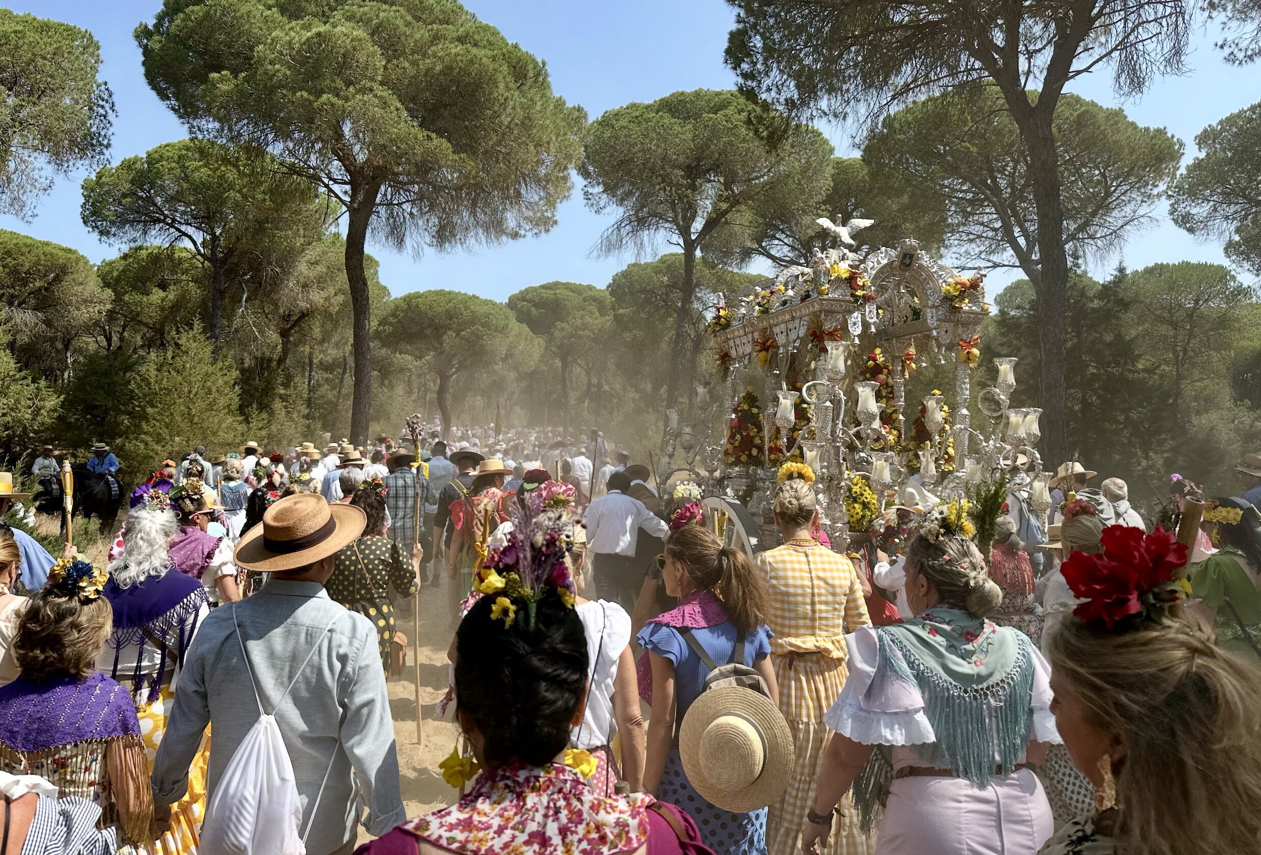 Sanlúcar se va al Rocío