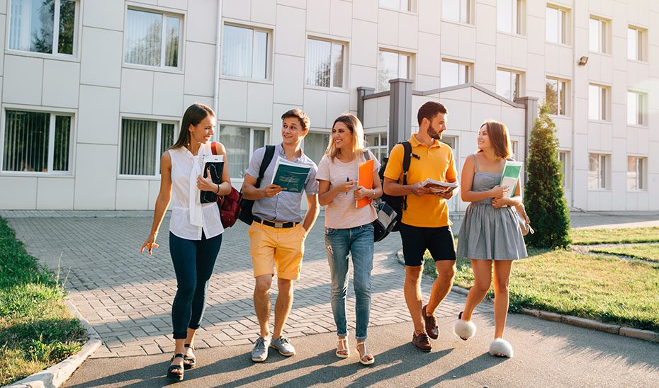 Un total de 52.733 estudiantes son admitidos en el sistema público universitario para estudiar un grado
