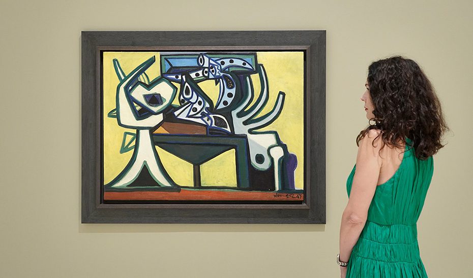 El genio visionario del surrealista canario Óscar Domínguez se expande en el Museo Picasso