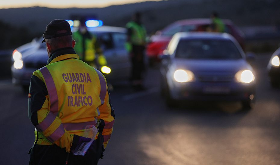 Un fallecido y un herido tras una colisión entre una furgoneta y un camión en la A-92, en Pinos Puente