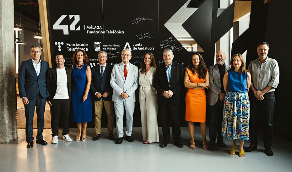 La Junta renueva su compromiso con el Proyecto 42 Málaga para formar a profesionales digitales