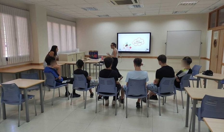 La Junta suma 300 convenios con ayuntamientos y ONG para que los menores infractores reparen el daño a la sociedad