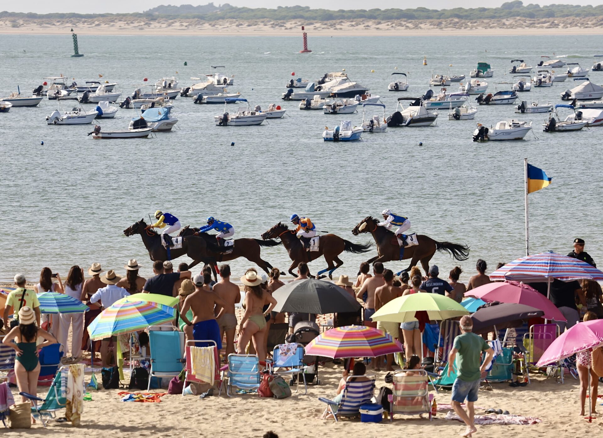 La presidenta califica las Carreras de Caballos de Sanlúcar de seña de identidad de la Marca Cádiz