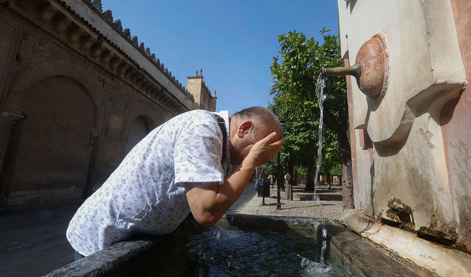 El 1-1-2 aconseja extremar la precaución durante la ola de calor y vigilar a niños, ancianos y enfermos