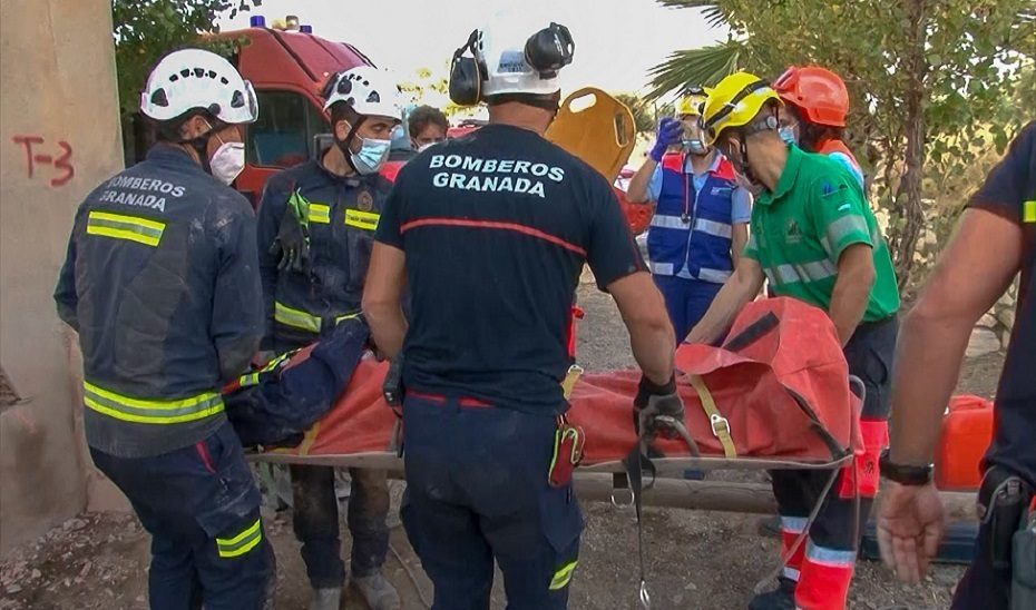 Dos fallecidos tras el incendio de una nave de aceite en Pinos Puente