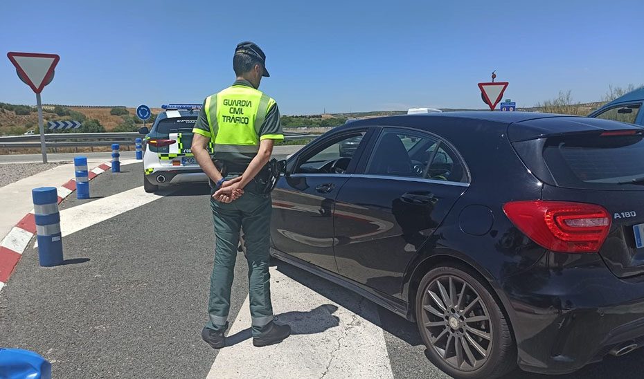 Fallece un hombre de 76 años en una colisión frontal entre dos turismos en Vélez-Málaga