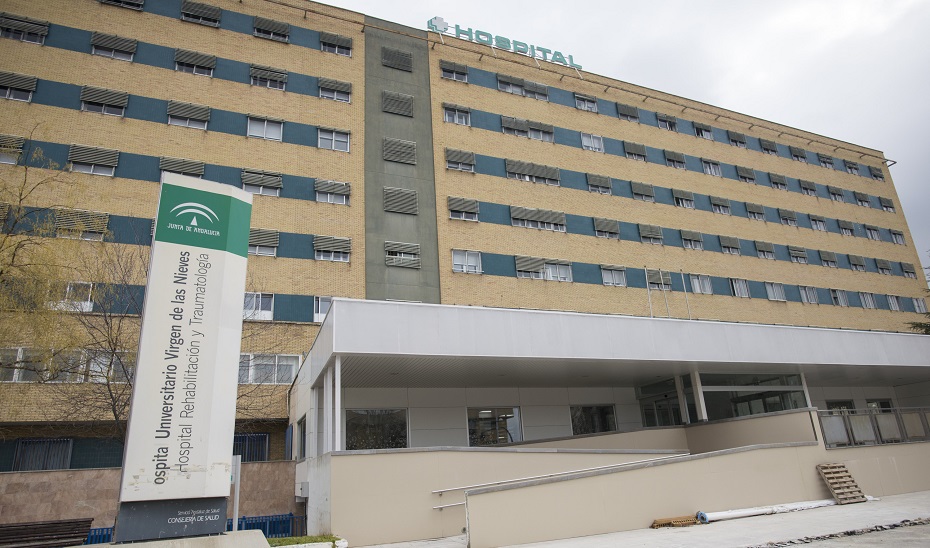 Dos personas evacuadas al hospital tras el incendio de una vivienda en Granada capital