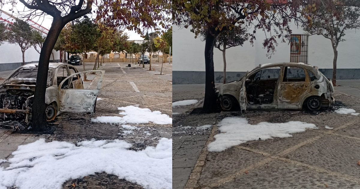 Arde otro coche de madrugada, esta vez en la Plaza de Capuchinos