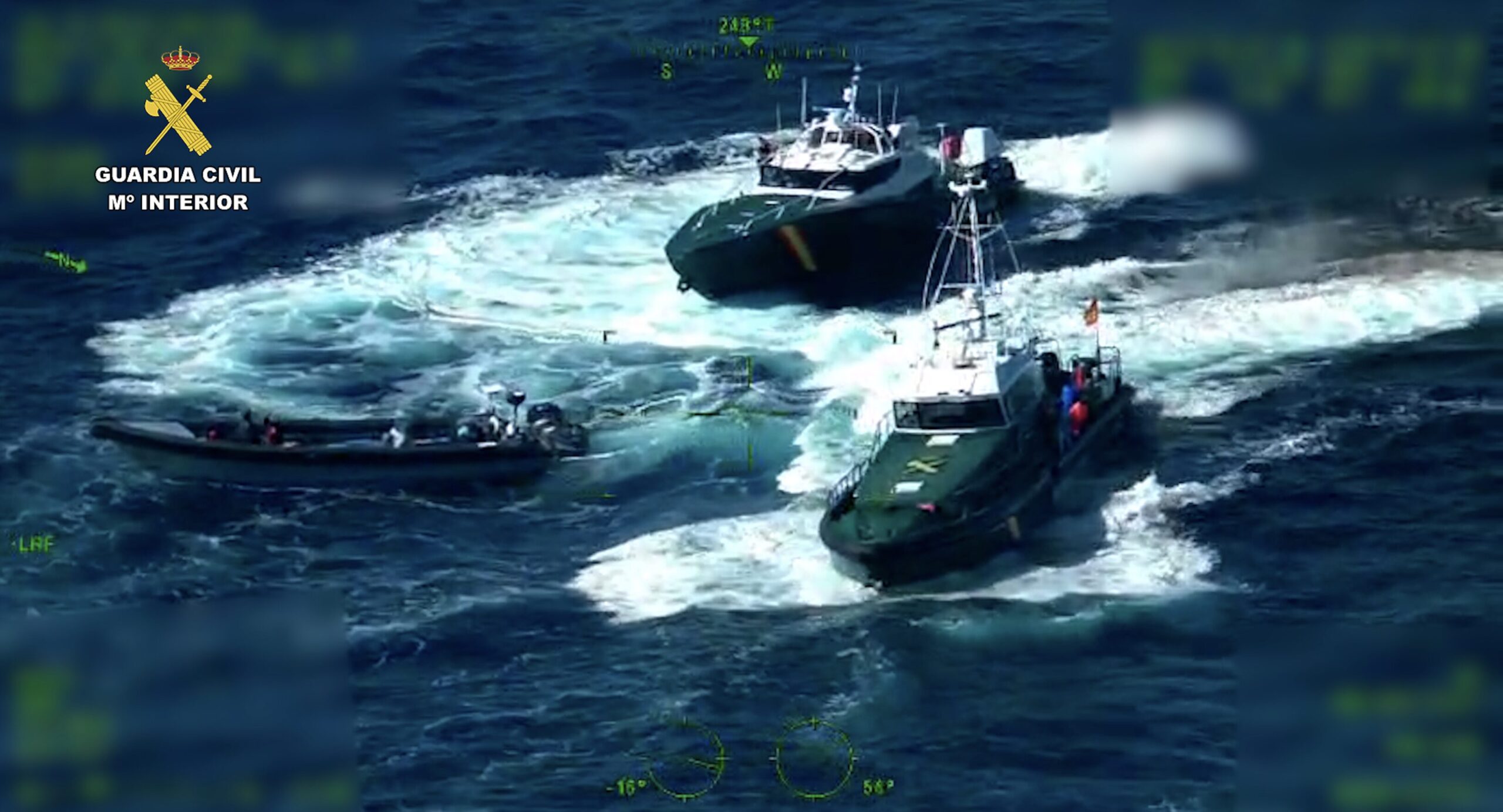 Interceptado un alijo de 1.700 kilos de hachís frente a la costa de Chipiona