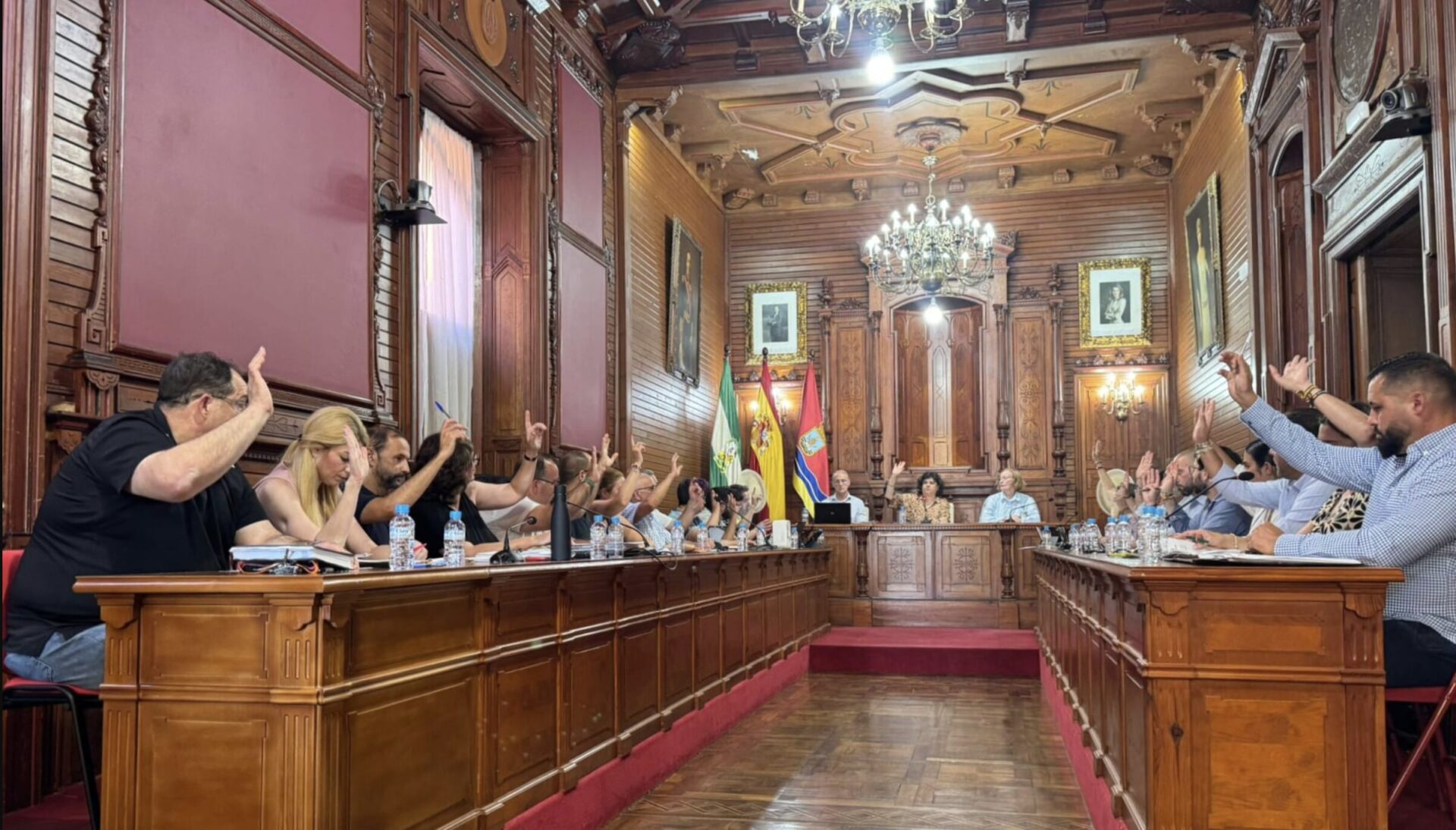 La oposición tumba en el Pleno la ordenanza que debía regular la Zona de Bajas Emisiones, norma de obligado cumplimiento