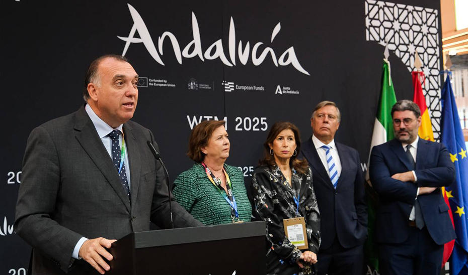 Más de 2,5 millones de turistas británicos visitan 326 municipios en el año de mayor conectividad aérea