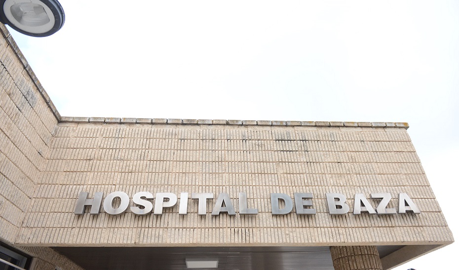 Herido un trabajador al caer de una torre de alta tensión en construcción en Caniles